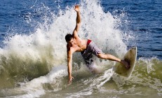 开云体育直播-约基奇关键制胜，马刺险胜山东队背后的国际篮球融合