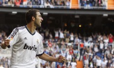 开云体育下载-生涯之夜！克莱·汤普森狂飙三分雨，新疆队末节一波流带走凯尔特人