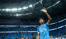 开云下载-包含大连人主场大胜武汉卓尔，成功保持不败记录的词条