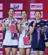 泰国羽毛球队轻取中国羽毛球队，斯里坎特完成帽子戏法