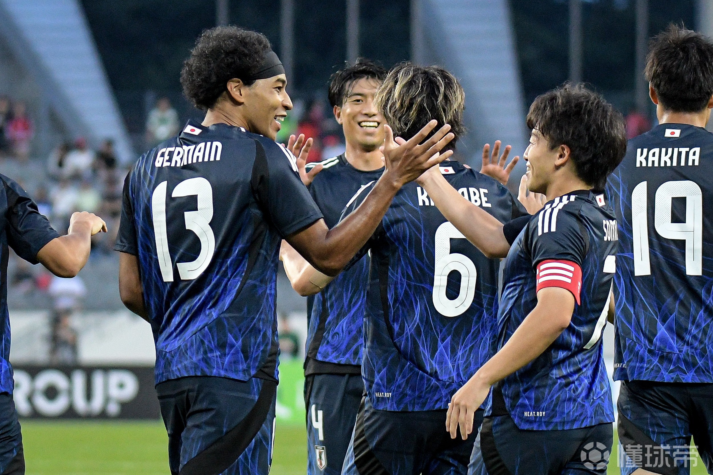 包含日本球队惨遭淘汰，亚冠梦碎的词条