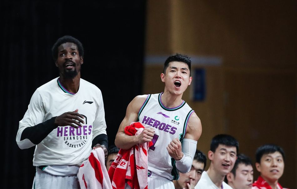 包含梅斯豪取连胜，客场轻取阿美尼亚的词条