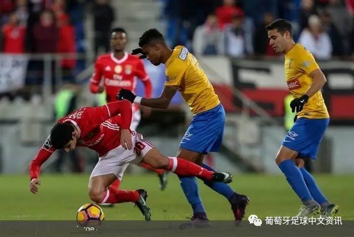 里尔主场大胜，继续领跑榜单的简单介绍