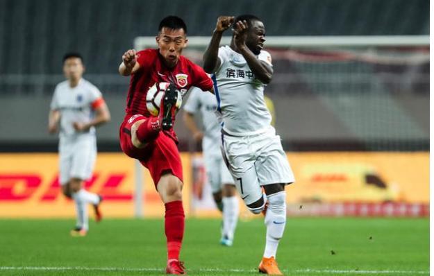 包含上港主场逼平泰达，保持不败战绩的词条