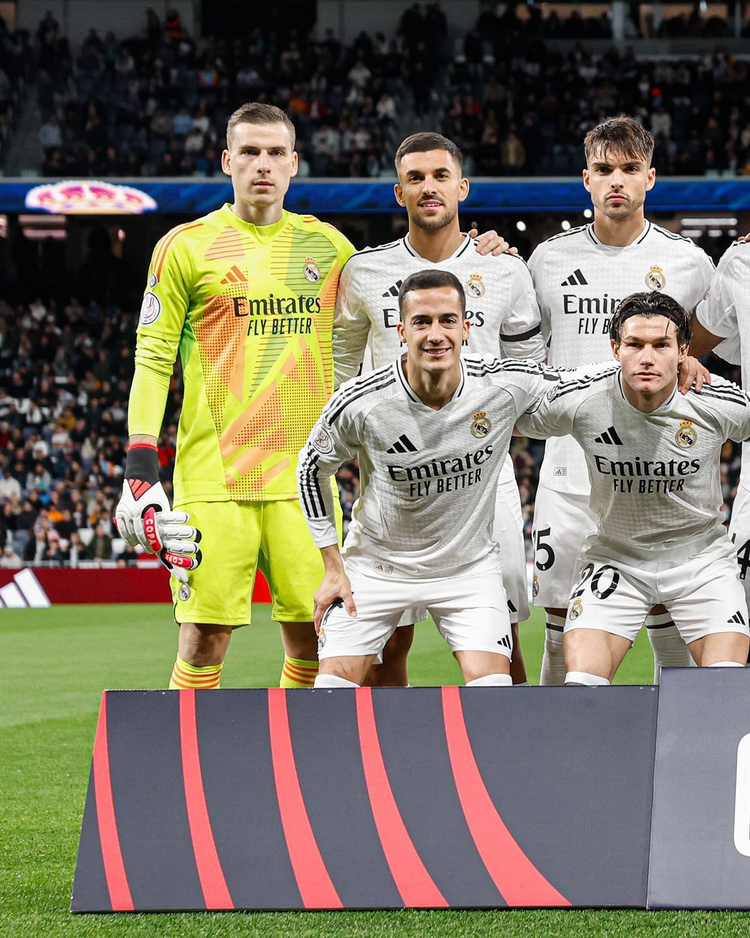 瓦伦西亚逼平巴萨，皇马依旧领先的简单介绍